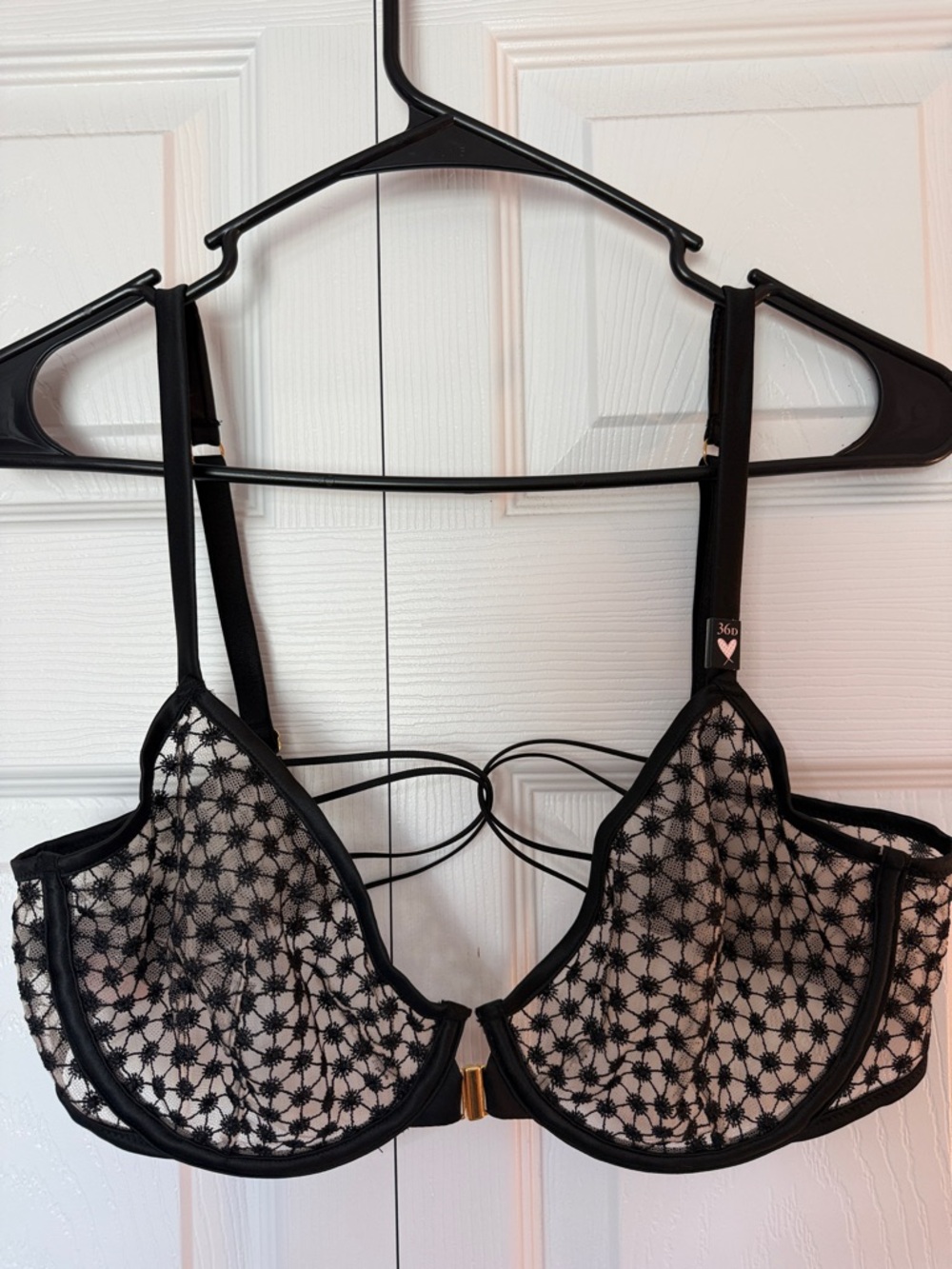 Victoria’s Secret Black Lace Starburst Demi Underwire Front Closure Bra 36D NWT